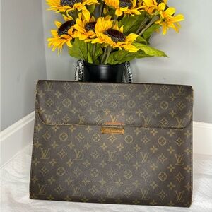 Authentic Louis Vuitton document portfolio